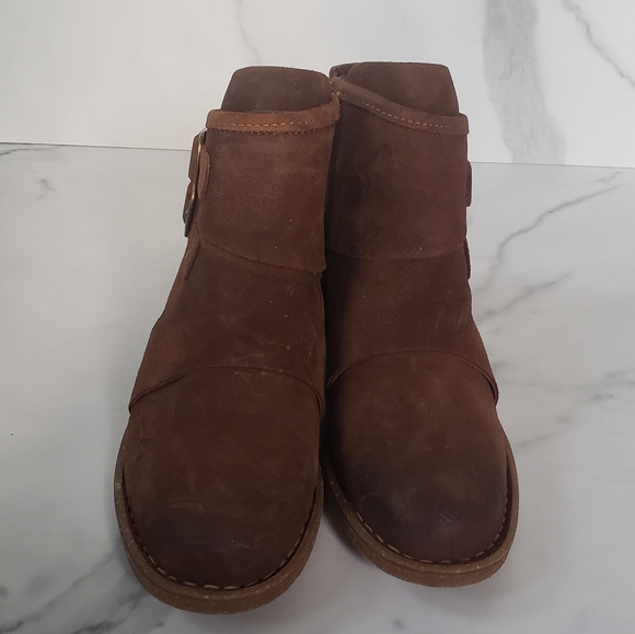 Born NWOT Moraga Suede Booties size 6.5 - Picture 2 of 6